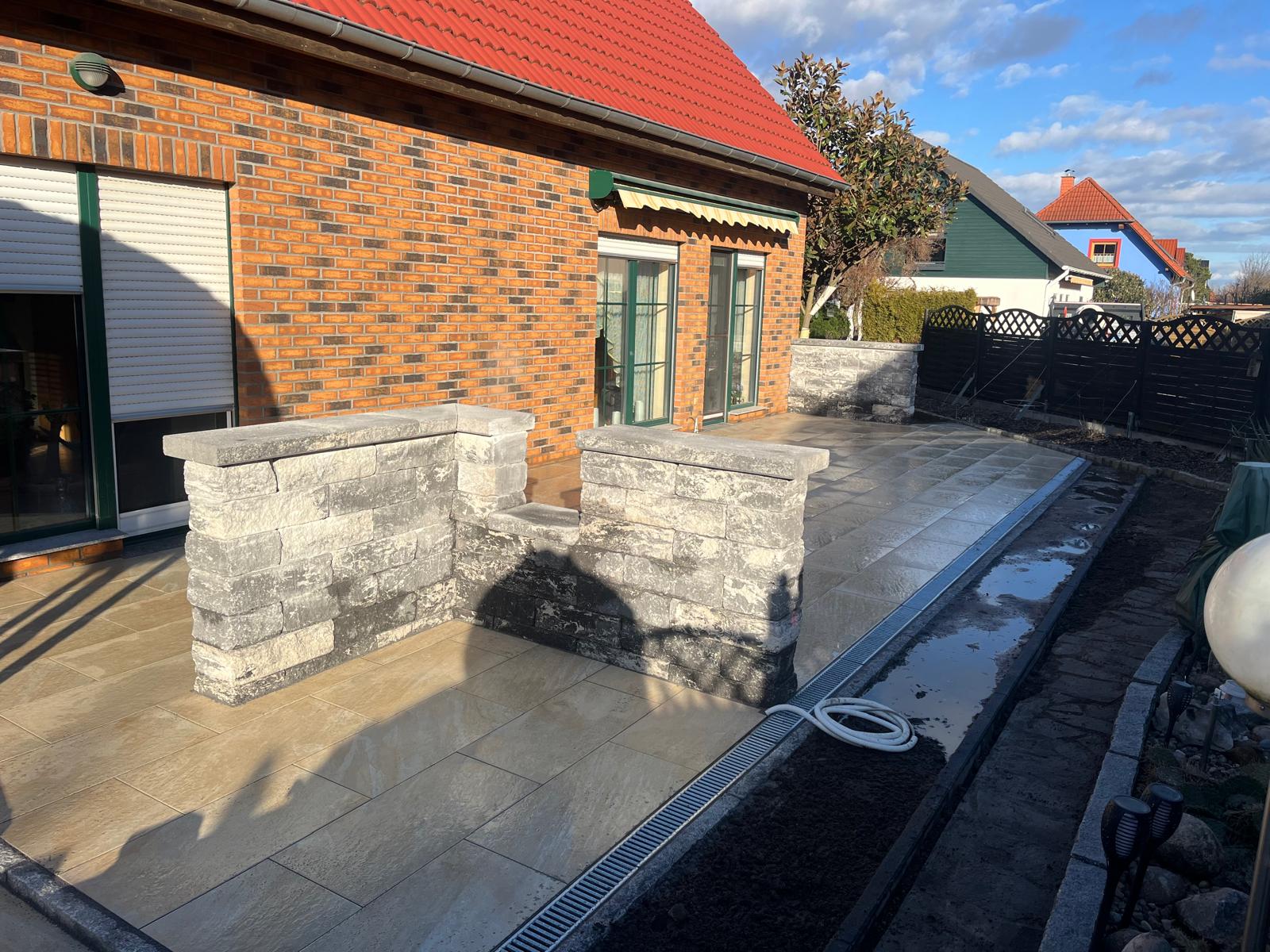 Natursteinmauern und Gartenmauern